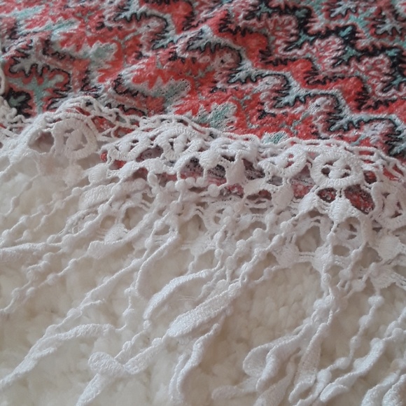 🌻 Almost famous cold shoulder top - Picture 2 of 3